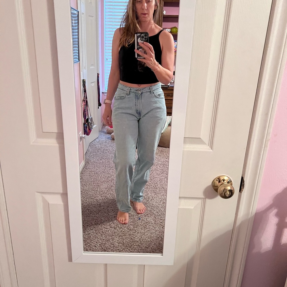 Perfect 80s/90s silvertab loose Levi’s! Pure grunge amazing.